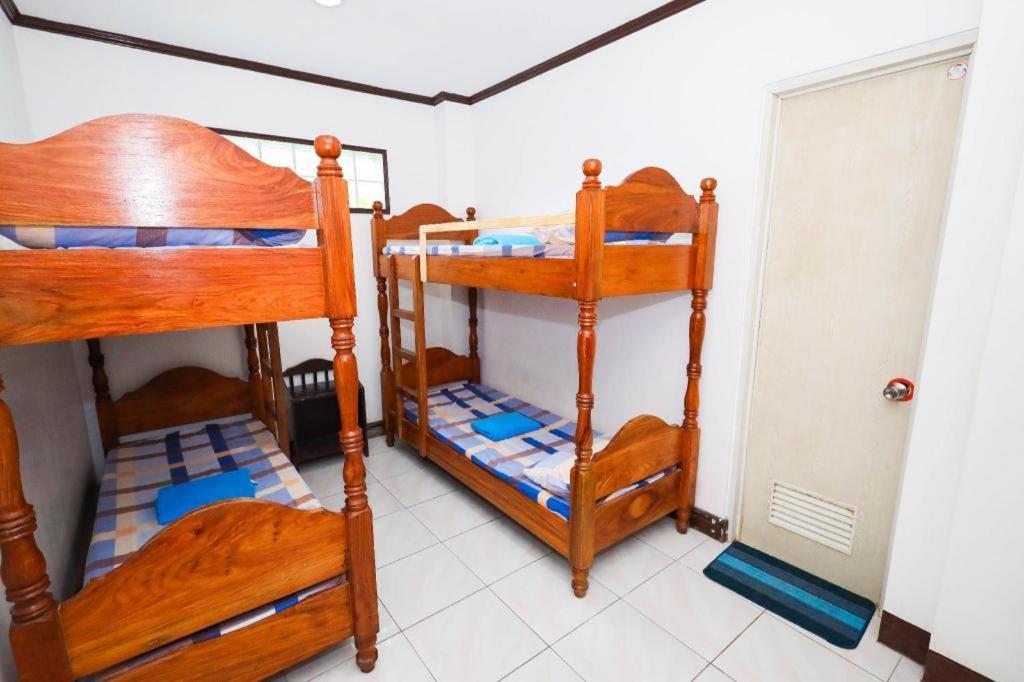 Mayon Backpackers Hostel Legazpi Exterior foto